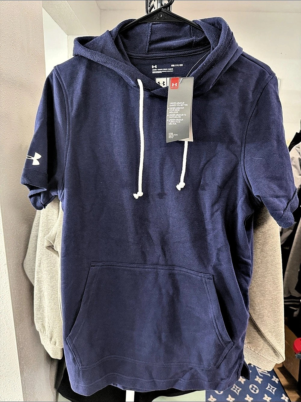 Under Armour Short Sleeve Hoodie Men's Hoodie Blue Size small  NWT
